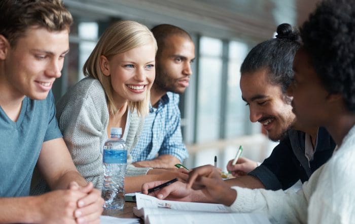 Kuvituskuva Kieli- ja urastartti